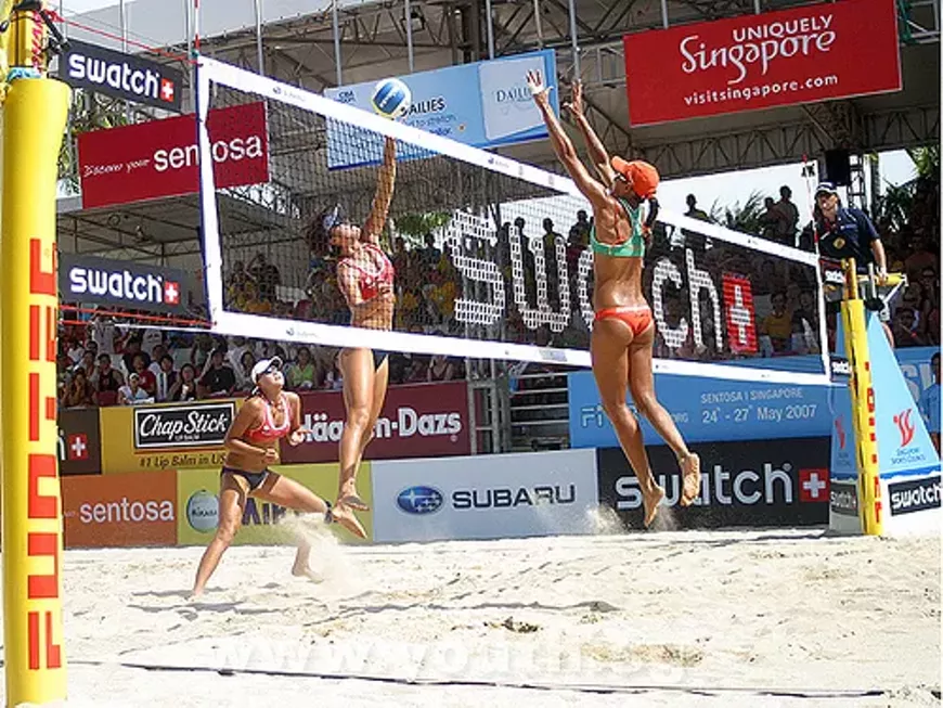 5.5._swatch-fivb_beach_volleyball.webp
