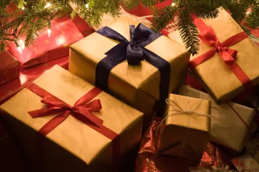 christmaspresentsundertree.webp