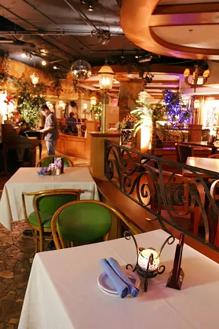 Image: Niche Lounge