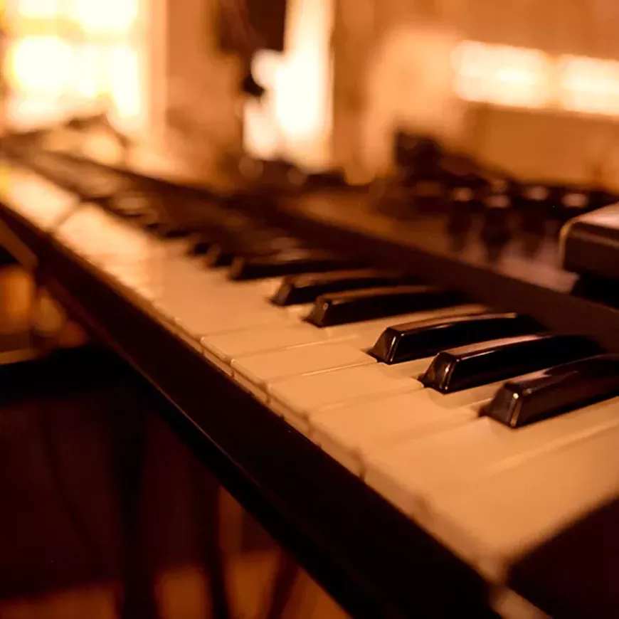 piano-keys-2.webp