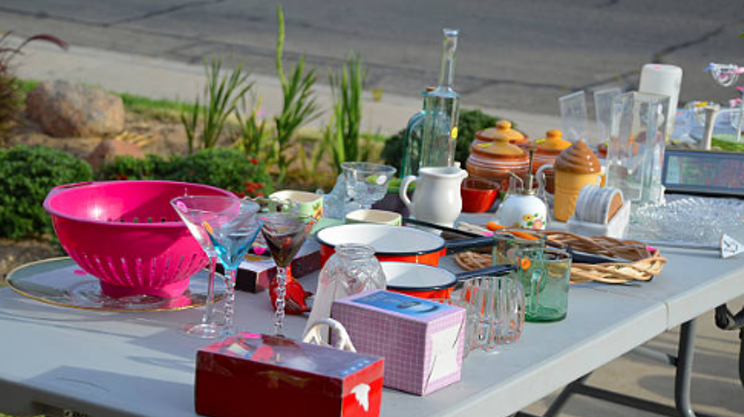 Image: Giant yard sale