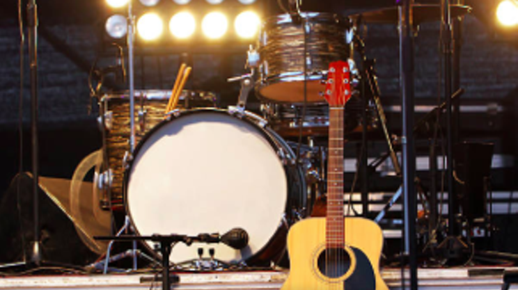 Image: Four Strong Winds: A Celebration of Canadian Music From Sea to Sea To Sea