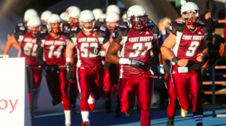 Image: Huskies howlin' home opener
