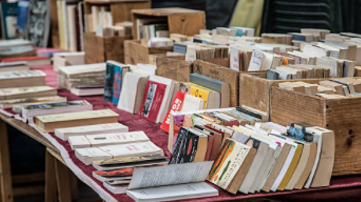 Image: Giant Book Sale