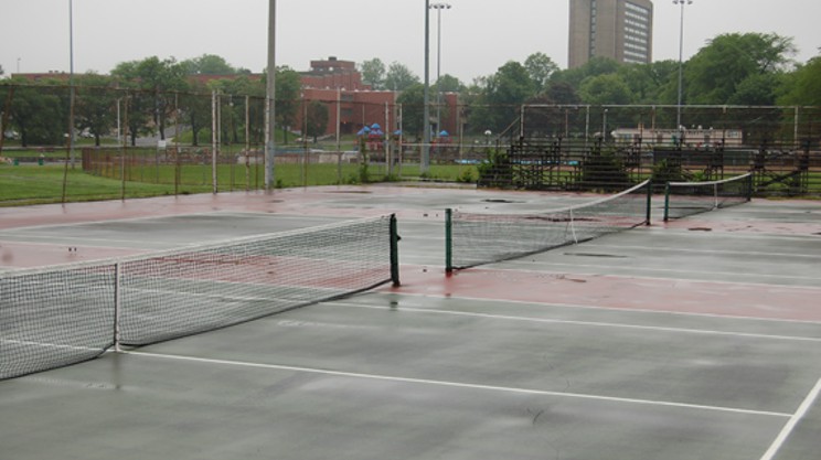 What's wrong? Common tennis courts are falling apart.