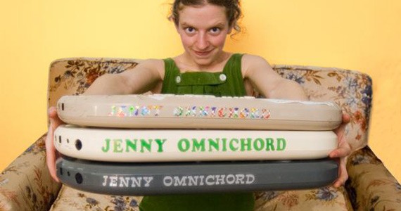 Jenny Omnichord and Wax Mannequin say bye-bye babies