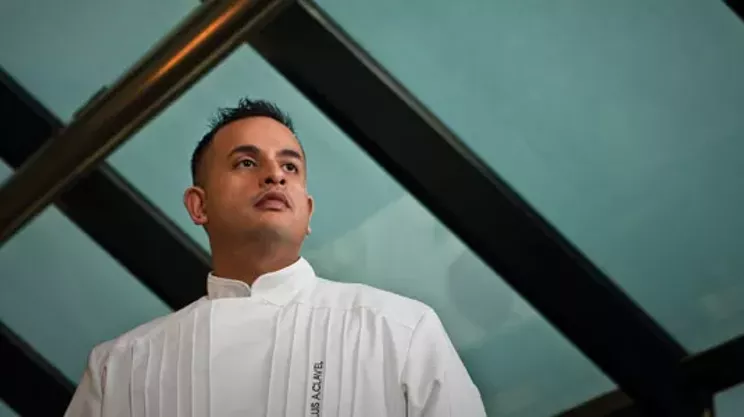 Image: Luis Clavel lands at Cafe 101
