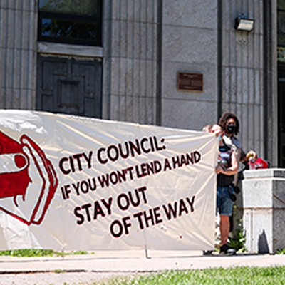 Shelters threatened by city hall, supported by citizens