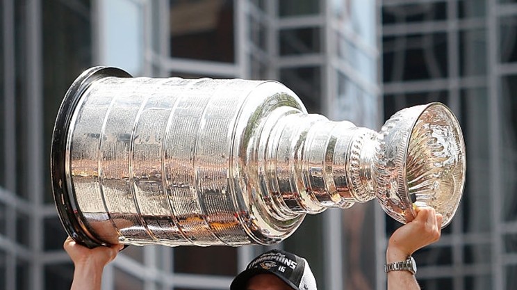 Sidney Crosby brings home the Stanley Cup