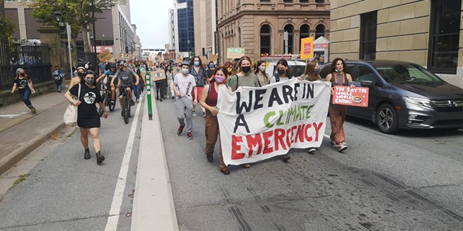 1,000+ young protesters demand climate action marching in downtown Halifax (3)